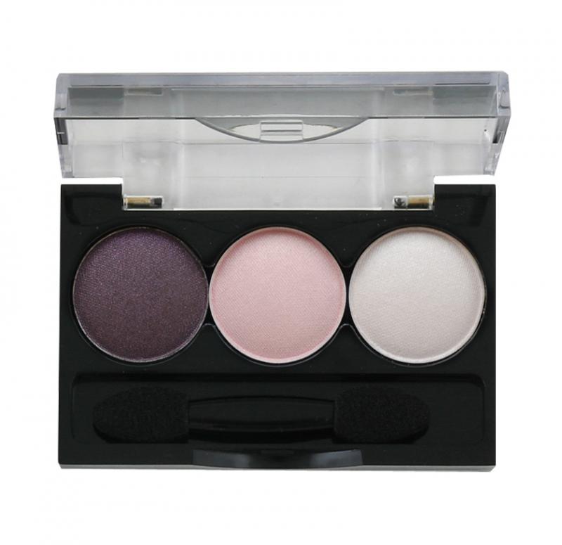 Тени для век Smoky Eyes тон 24 Сливовые мечты Тени для век Smoky Eyes тон 24 Сливовые мечтыТени для век<br>Профессиональный макияж в стиле SMOKY EYES – легко и просто! Ультратонкая текстура. Профессионально подобранные оттенки. Незабываемый дымчатый эффект на веке. Яркий макияж с акцентом на глазах. Новые тени-трио для век Smoky Eyes от NINELLE позволяют сделать максимально быстрый макияж Smoky eyes в домашних условиях. Они просто незаменимы для создания профессионального эффекта «дымки» на веке! Беспроигрышное сочетание трех оттенков в одной палитре позволяет идеально подчеркнуть форму глаз и выделить их цвет, а также максимально точно добиться плавных переходов от темного оттенка к более светлому. Ультратонкая текстура обеспечивает идеальную растушевку и равномерное покрытие века красивым оттенком.<br>Цвет: Сливовые мечты;