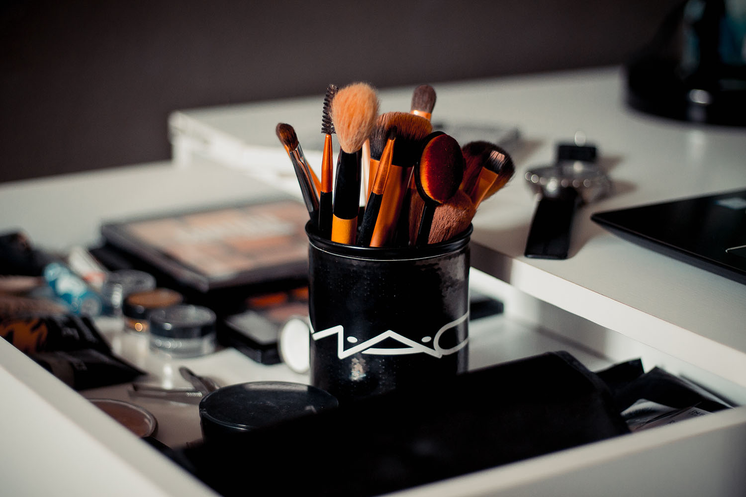 Как сделать макияж в домашних условиях: инструкция по подготовке