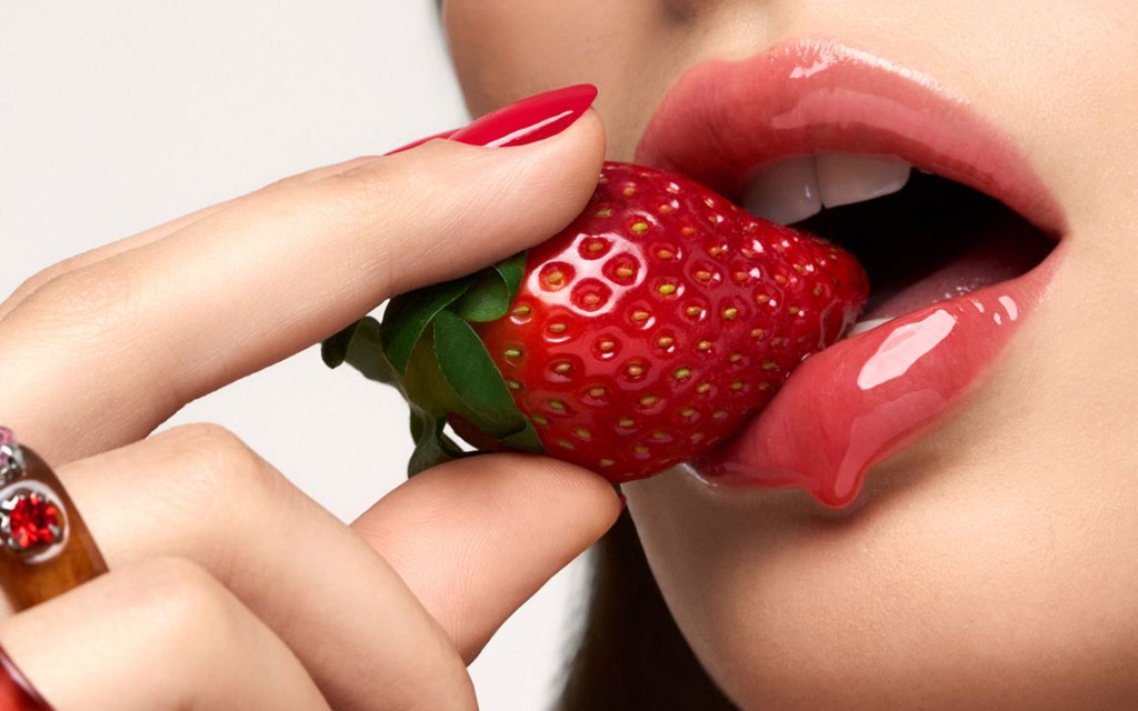 Pleasure-Lips-Strawberry.jpg