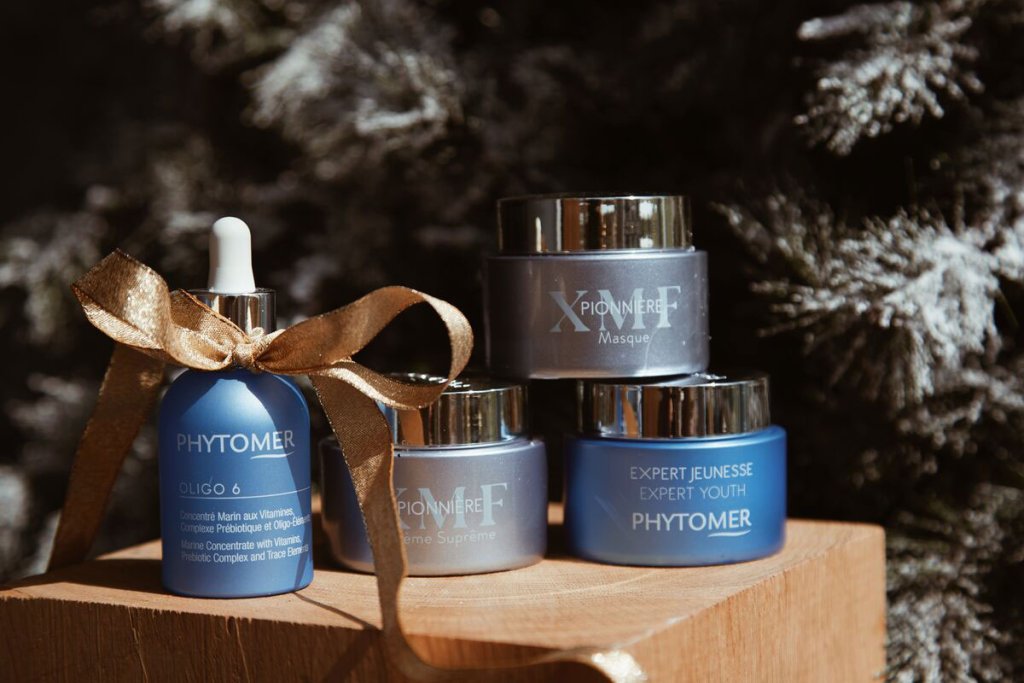 Social-Media-Social-Media-Age-products-ambiant-5_christmas2025.jpg